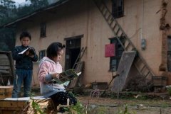 扶貧必先扶智　幕天捐書點(diǎn)亮鄉(xiāng)村少年未來　