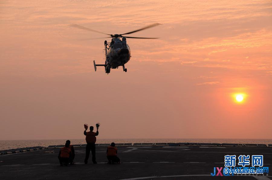 中國海軍艦艇編隊在遠(yuǎn)海訓(xùn)練