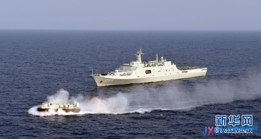 中國海軍艦艇編隊在遠(yuǎn)海訓(xùn)練