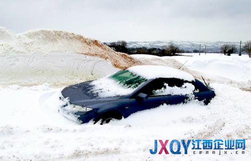 歐洲三月降罕見大雪 多國交通系統(tǒng)成重災(zāi)區(qū)(圖)