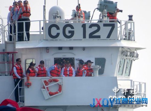 馬英九登上新北艦出海視察海巡艦隊操演。（中評社倪鴻祥攝）