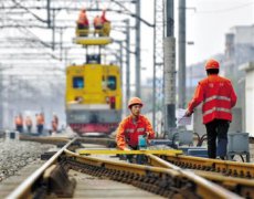 中國(guó)鐵路總公司18個(gè)鐵路局重組有望年內(nèi)啟動(dòng)