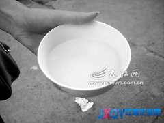 南昌：水管流出自來水泛綠有異味[圖]