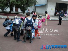 宜春：沒報興趣班 就得&ldquo;讓&rdquo;出教室[圖]