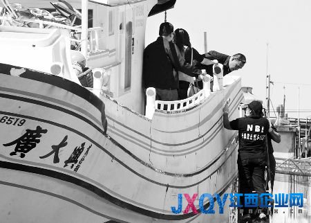 菲射擊臺漁船錄像曝光:1人不愿開火被指揮官罵