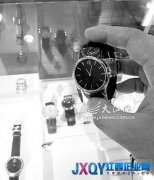 手表鏡面兩次破裂 顧客的心也快碎了[圖]