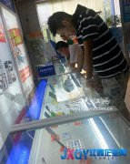 南昌&ldquo;考后經(jīng)濟(jì)&rdquo;很火熱 專家稱過度消費(fèi)不可取