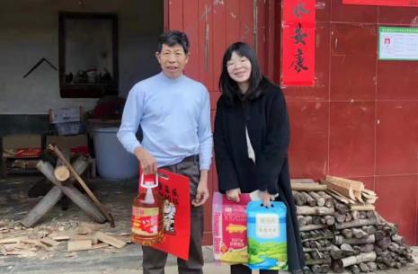 平安人壽贛州中心支公司積極開展定點幫扶鄉(xiāng)村走訪慰問活動