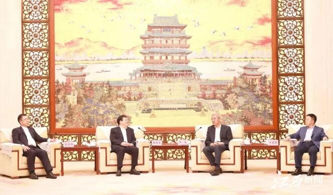 尹弘葉建春會見中國人壽總裁蔡希良一行